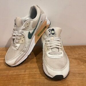 Nike air max 90 SE summit white Neptune green running sneaker‎ shoes Euc sz7.5